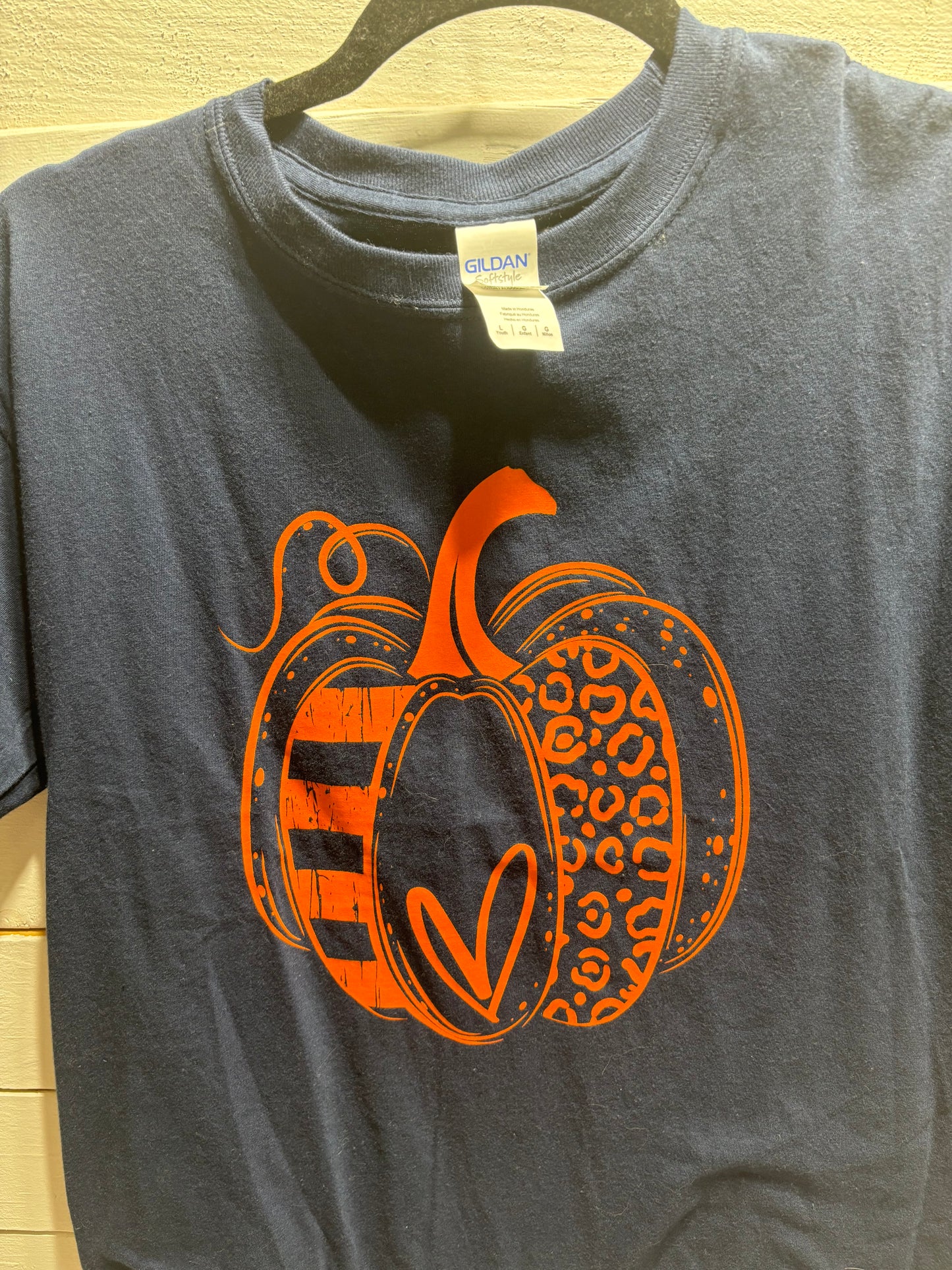 Sale! Pumpkin Gildan Youth Large tee